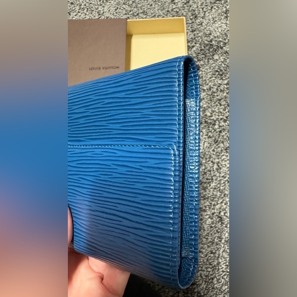 Louis Vuitton blue epi Sarah wallet with box/dust bag - Picture 13 of 13
